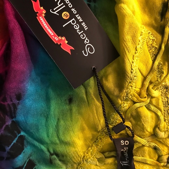 NWT.  Blouse by Sacred Threads.  218878. CL/GR04 - Picture 3 of 5